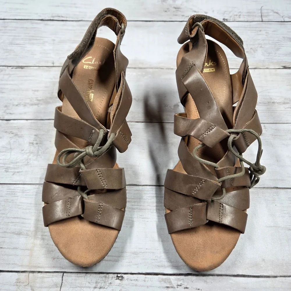 Clarks Collection Wedge Sandals Womens 8.5M Taupe Leather Strappy Cork‎ Heel